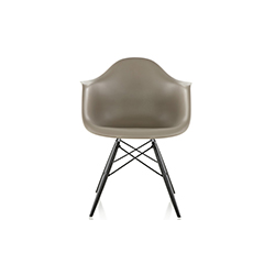 Eames Molded Plastic Chairs CG-A2146-1